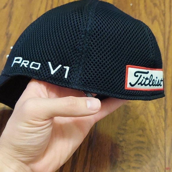 Titleist hat - Picture 2 of 4